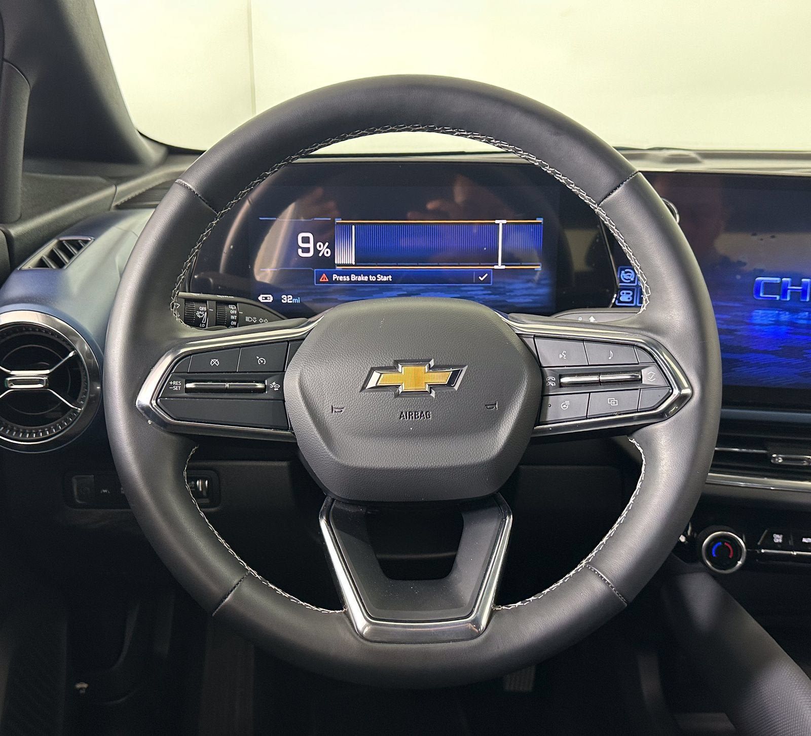 Certified 2024 Chevrolet Equinox EV LT w/ LPO, Blackout Package FWD image 10