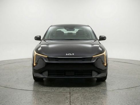 Used 2025 Kia K4 LXS image 2
