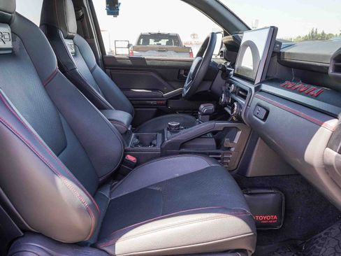 Used 2025 Toyota Tacoma TRD Pro AWD/4WD image 20