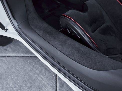 Used 2023 McLaren Artura RWD image 41
