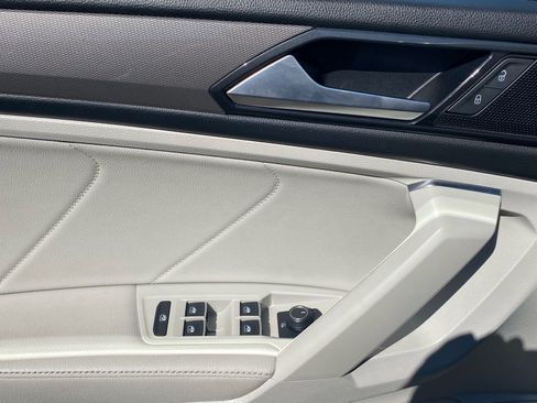 Used 2022 Volkswagen Tiguan SE FWD image 18