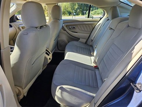 Used 2018 Ford Taurus SE image 9