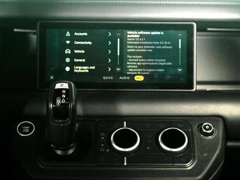 Used 2020 Land Rover Defender 110 X image 32