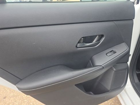 Used 2024 Nissan Sentra SV FWD image 25