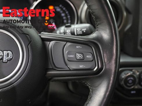 Used 2023 Jeep Wrangler Unlimited w/ Cold Weather Group image 16