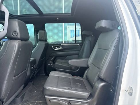 Used 2022 Chevrolet Suburban Z71 w/ Luxury Package AWD/4WD image 9