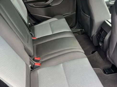 Used 2018 Ford Escape SE FWD image 7