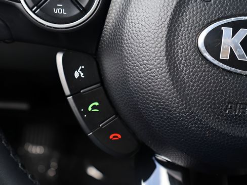 Used 2016 Kia Soul ! FWD image 20