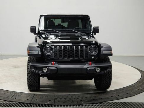 Used 2025 Jeep Wrangler Unlimited Rubicon image 2
