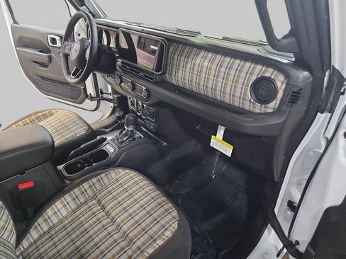 New 2026 Jeep Gladiator Sport AWD/4WD image 10