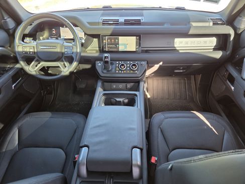 Certified 2023 Land Rover Defender 110 X-Dynamic SE image 4