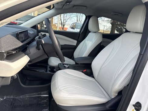 Used 2024 Ford Mustang Mach-E Premium image 12