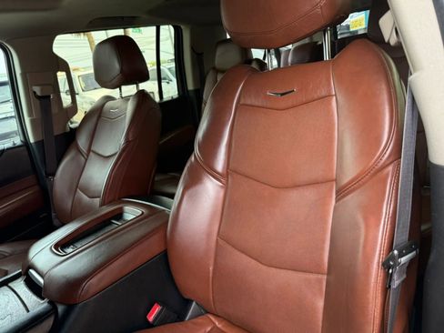 Used 2015 Cadillac Escalade ESV Premium AWD/4WD image 46