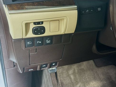 Used 2016 Lexus ES 350 w/ Luxury Package w/Wood Trim FWD image 11