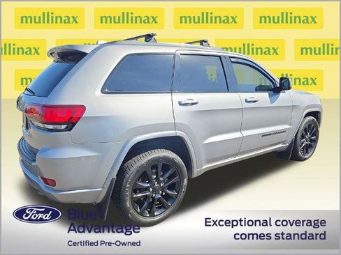 Used 2020 Jeep Grand Cherokee Altitude AWD/4WD image 3