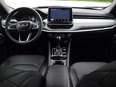Used 2023 Jeep Compass Latitude AWD/4WD image 8
