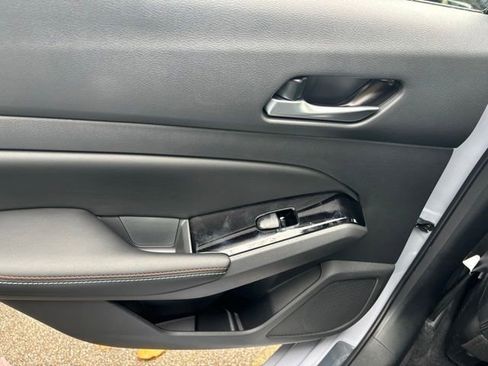 New 2025 Nissan Altima 2.5 SR image 17