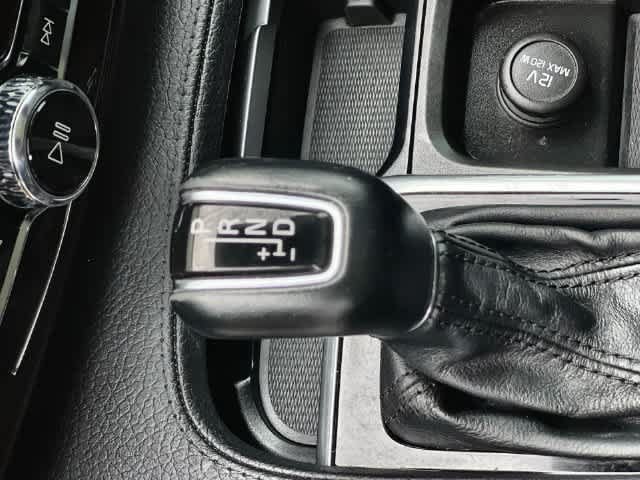 Used 2019 Volvo XC90 T6 Momentum w/ Advanced Package AWD/4WD image 16