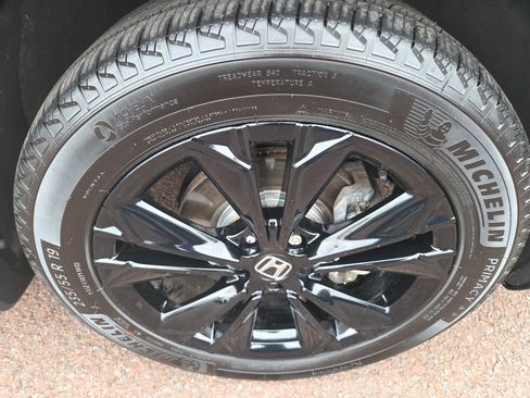 Used 2024 Honda CR-V Sport Touring image 9