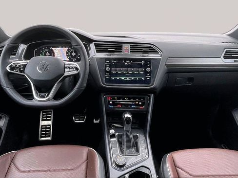 Used 2022 Volkswagen Tiguan SEL R-Line image 8