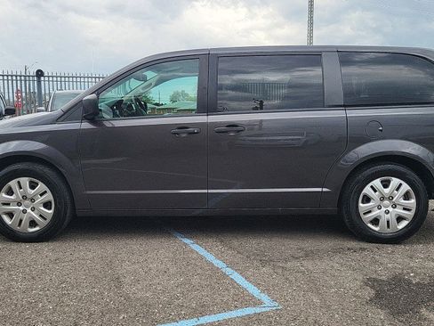 Used 2019 Dodge Grand Caravan SE FWD image 6