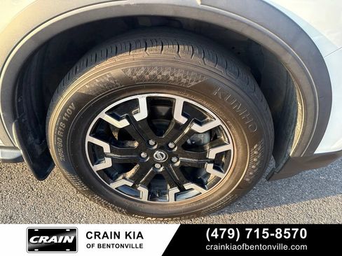 Used 2020 Nissan Pathfinder SL FWD image 7