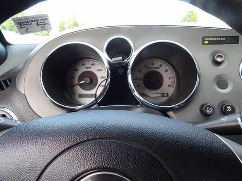 Used 2009 Pontiac Solstice Convertible RWD image 17