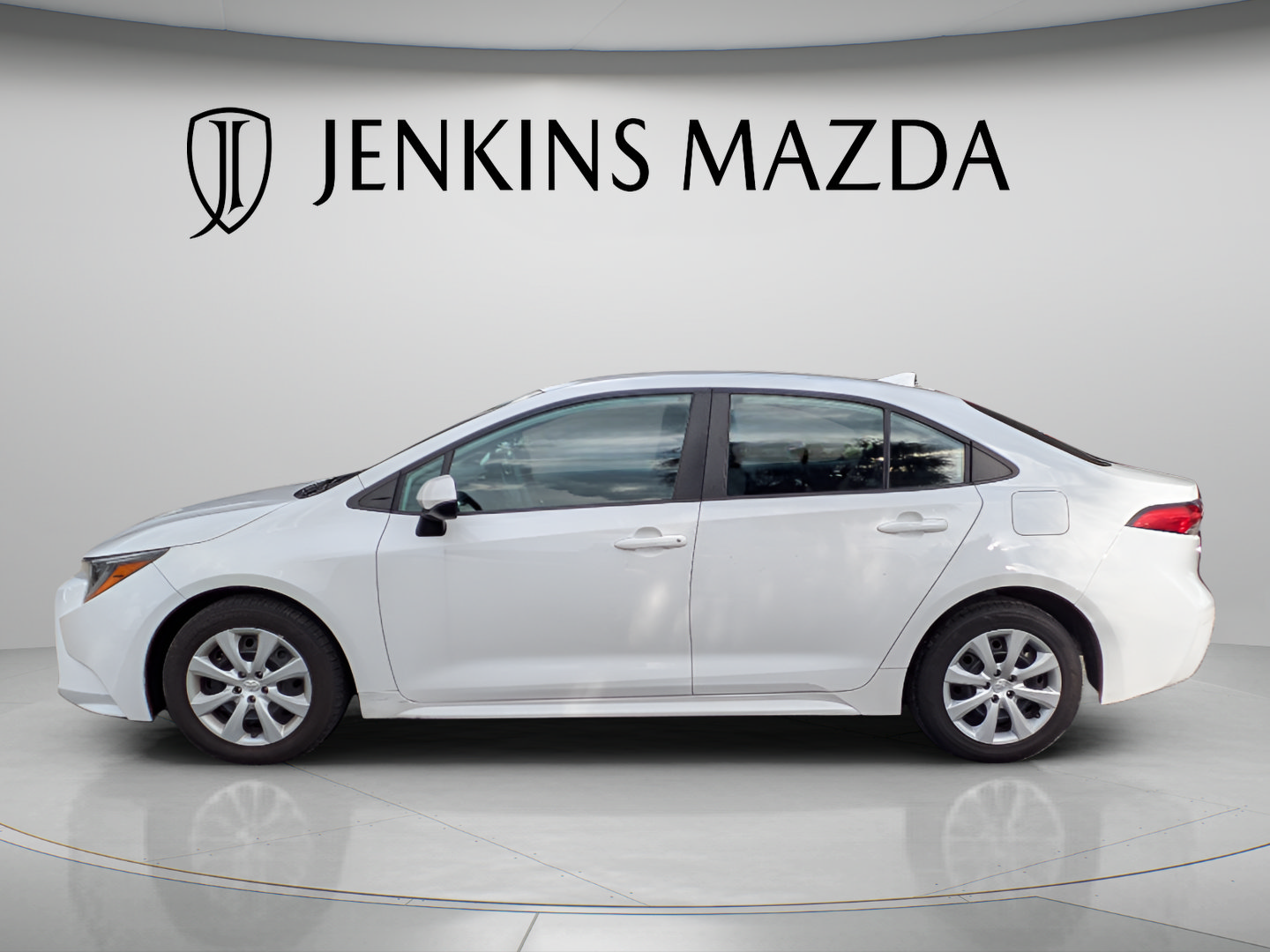 Used 2024 Toyota Corolla LE FWD image 6