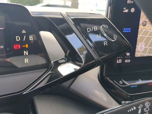 Certified 2023 Volkswagen ID.4 Pro S AWD/4WD image 28