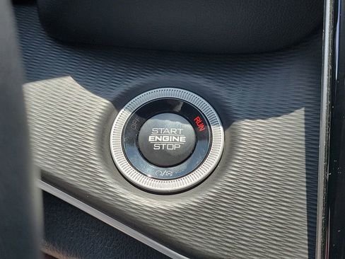 Used 2024 Jeep Grand Cherokee Laredo X AWD/4WD image 29