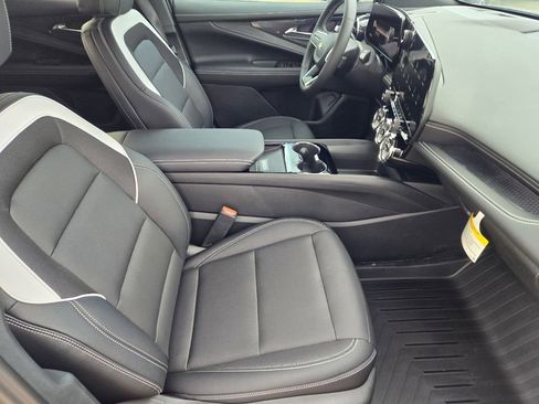 New 2025 Chevrolet Blazer EV LT image 11