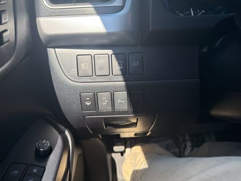 Used 2019 Toyota Highlander Limited Platinum AWD/4WD image 15
