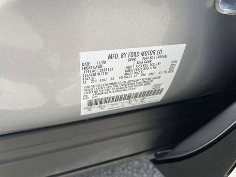 Used 2021 Ford Explorer XLT image 15