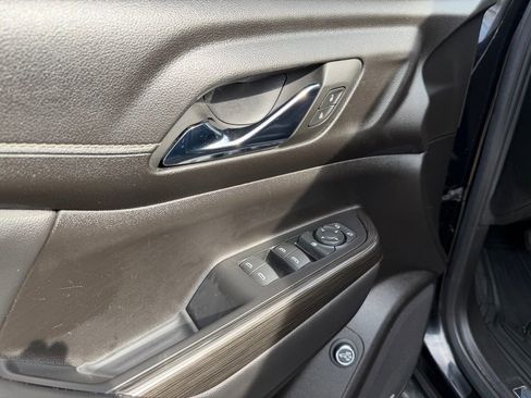 Used 2023 GMC Acadia SLT image 19