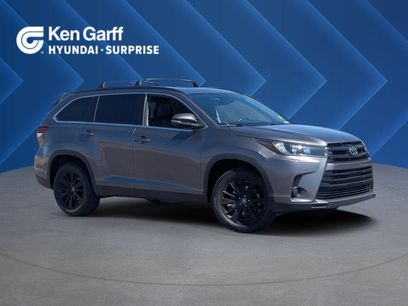 Used 2019 Toyota Highlander SE