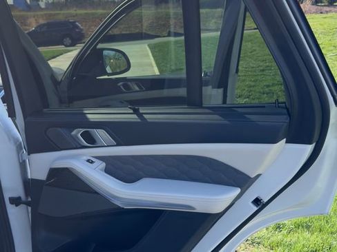 Used 2025 BMW X5 M Competition w/ Executive Package image 37