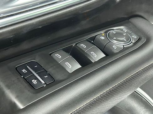Used 2023 Chevrolet Suburban Premier AWD/4WD image 37