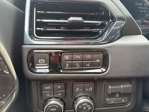 New 2026 GMC Yukon AT4 Ultimate w/ LPO, Floor Liner Package AWD/4WD image 36