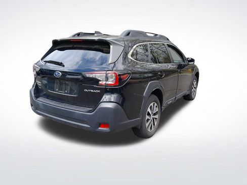 Used 2023 Subaru Outback Premium image 8