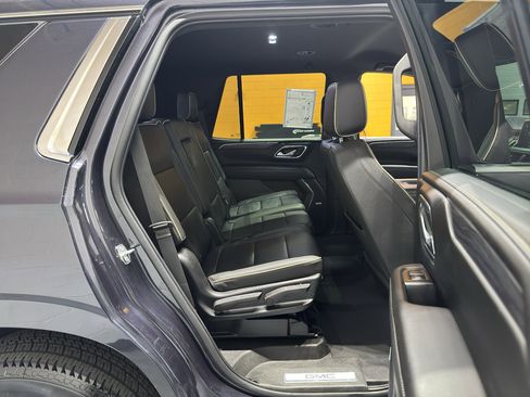 Used 2023 GMC Yukon SLT AWD/4WD image 20