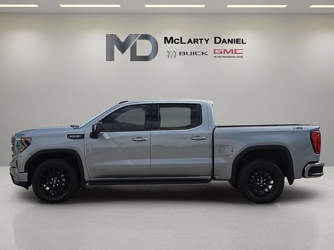 Used 2024 GMC Sierra 1500 Elevation w/ Elevation Premium Package AWD/4WD image 2