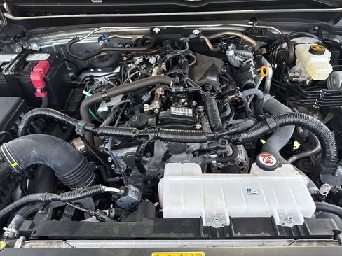 Used 2025 Toyota Tacoma TRD Sport AWD/4WD image 34