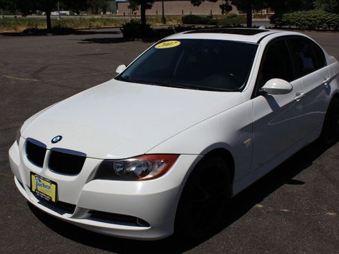 Used 2007 BMW 328i Sedan RWD image 2