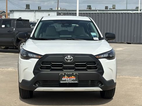 Used 2026 Toyota Corolla Cross L image 2
