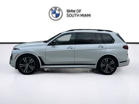 Used 2025 BMW X7 M60i image 4