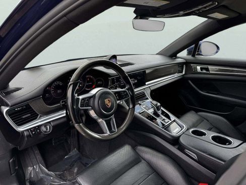 Used 2020 Porsche Panamera 4 image 35