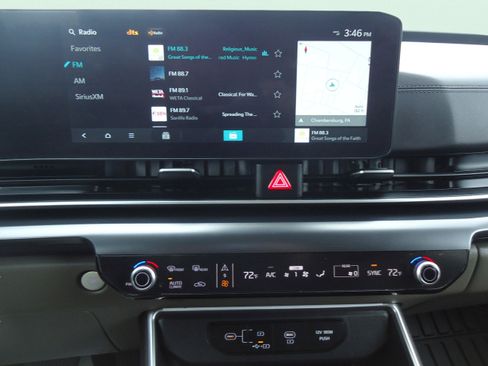 Used 2025 Kia Carnival FWD image 14