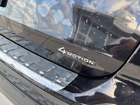 Certified 2022 Volkswagen Taos S image 18