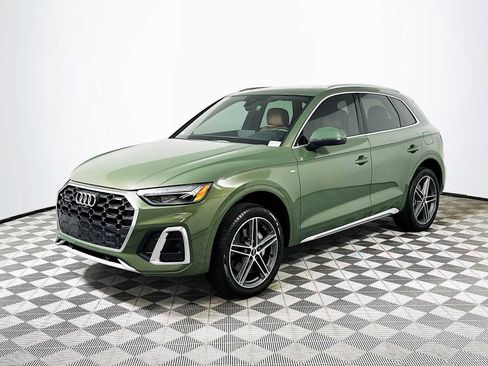 Used 2024 Audi Q5 e Premium Plus w/ Premium Plus Package image 3