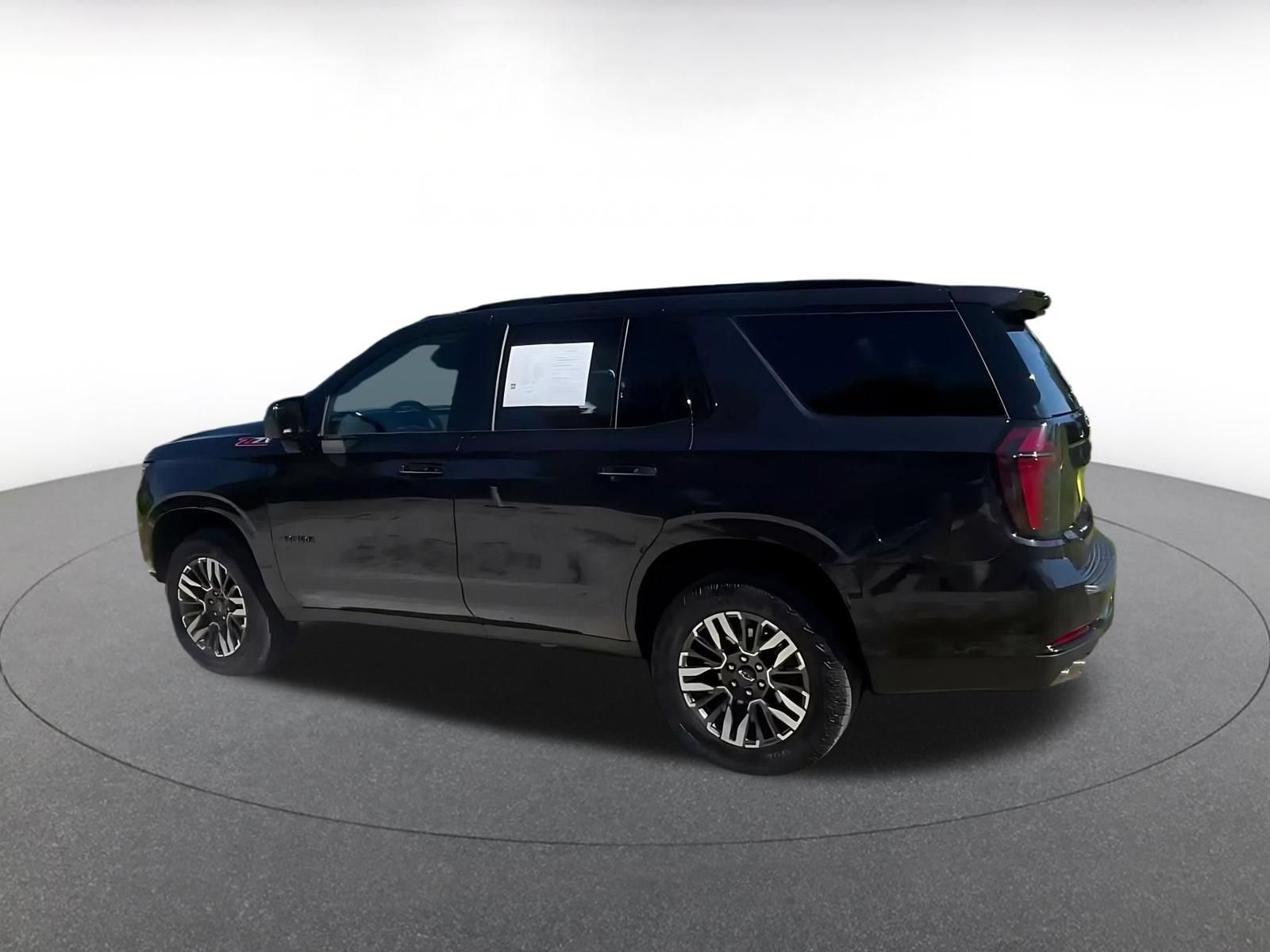 Used 2025 Chevrolet Tahoe Z71 AWD/4WD image 9